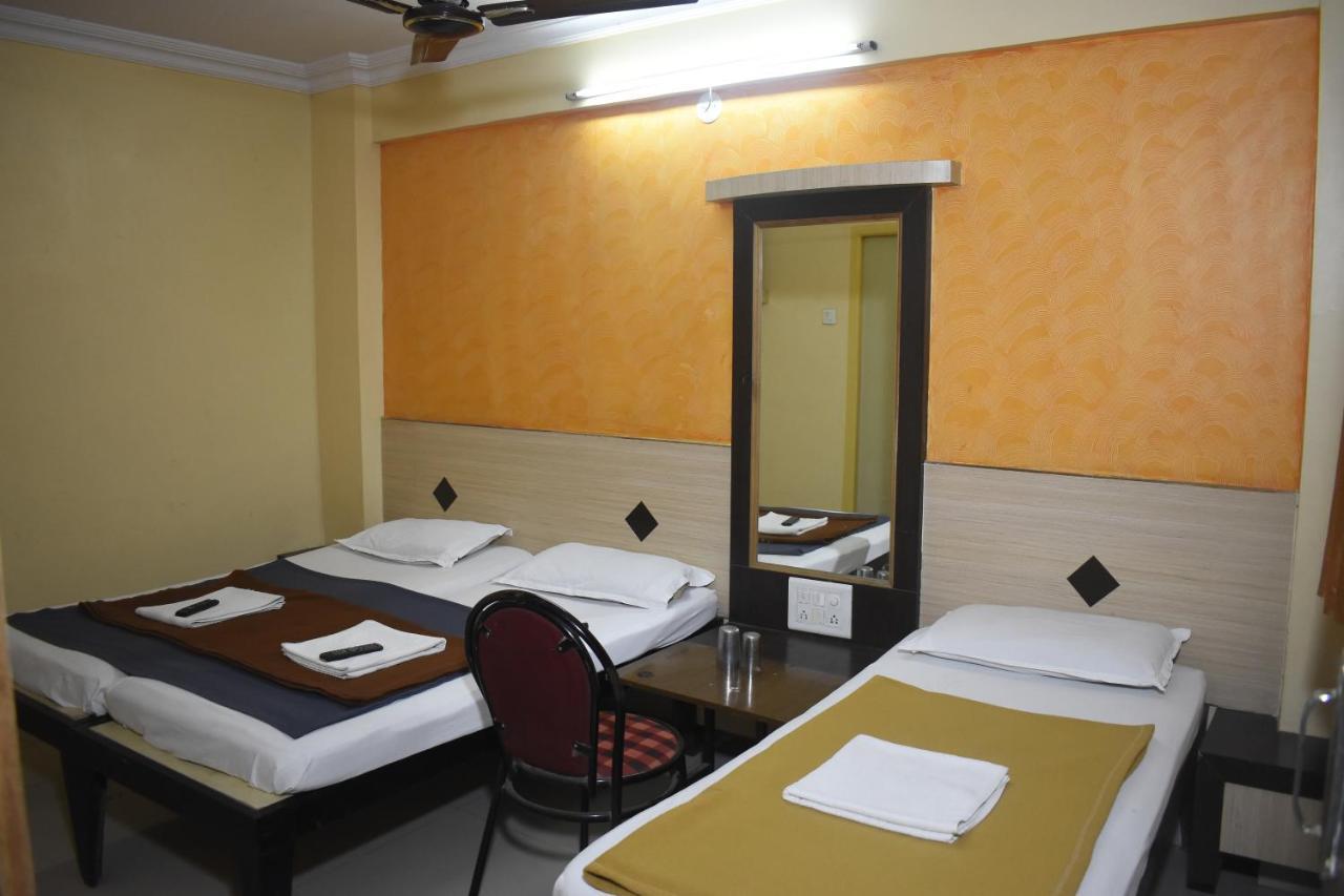 Hotel Sai Vishwa Shirdi Exteriör bild
