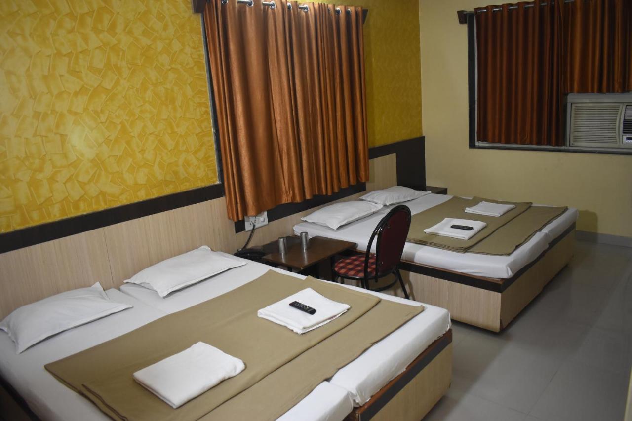 Hotel Sai Vishwa Shirdi Exteriör bild