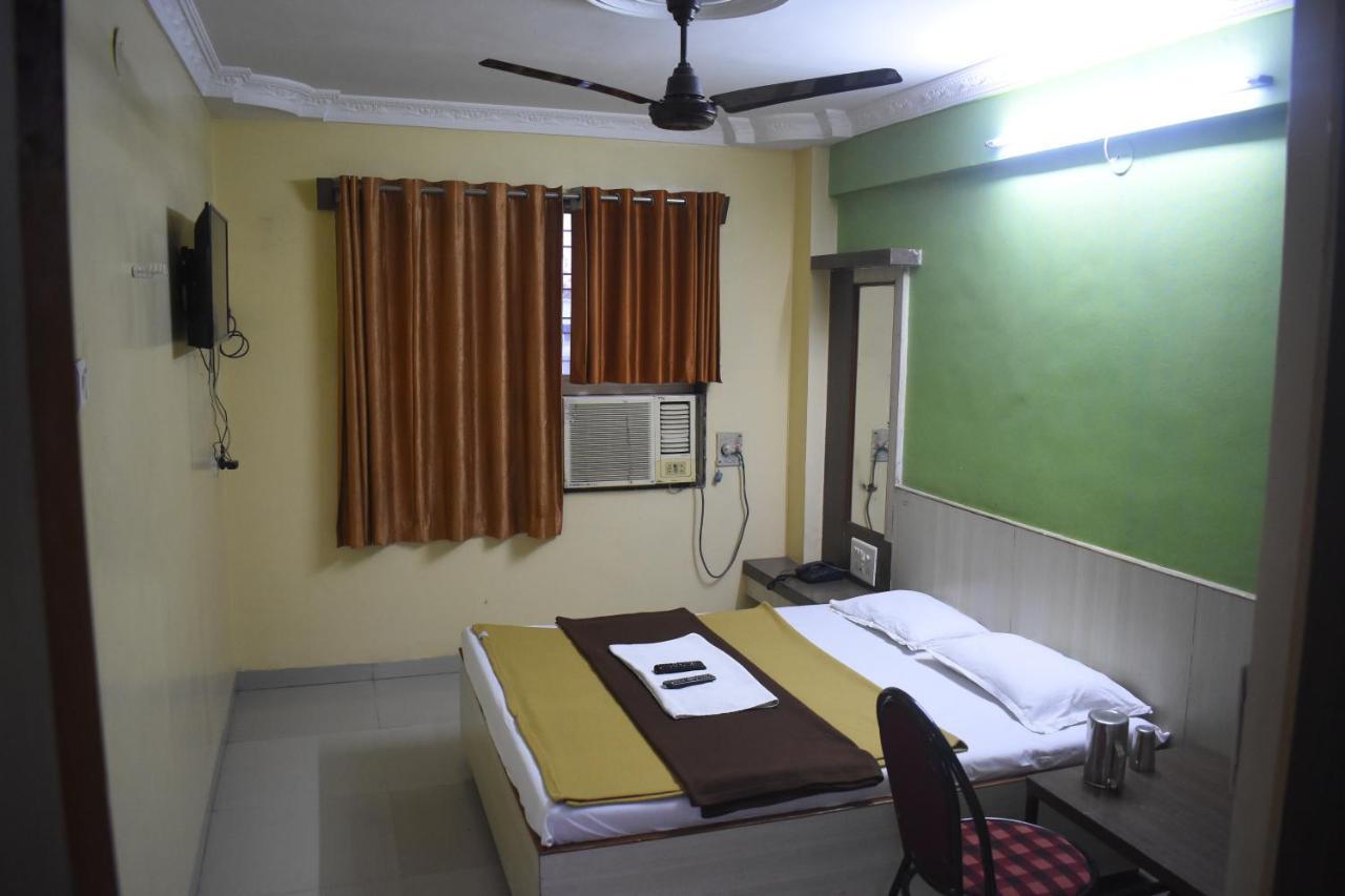 Hotel Sai Vishwa Shirdi Exteriör bild