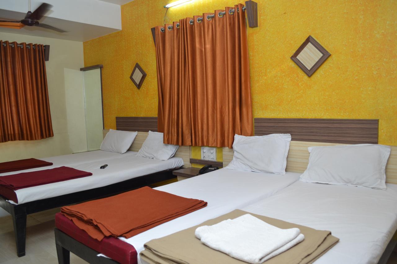 Hotel Sai Vishwa Shirdi Exteriör bild