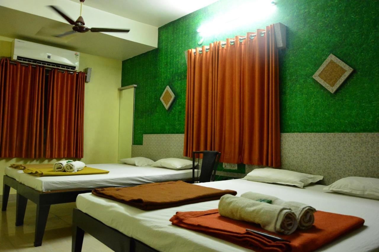 Hotel Sai Vishwa Shirdi Exteriör bild